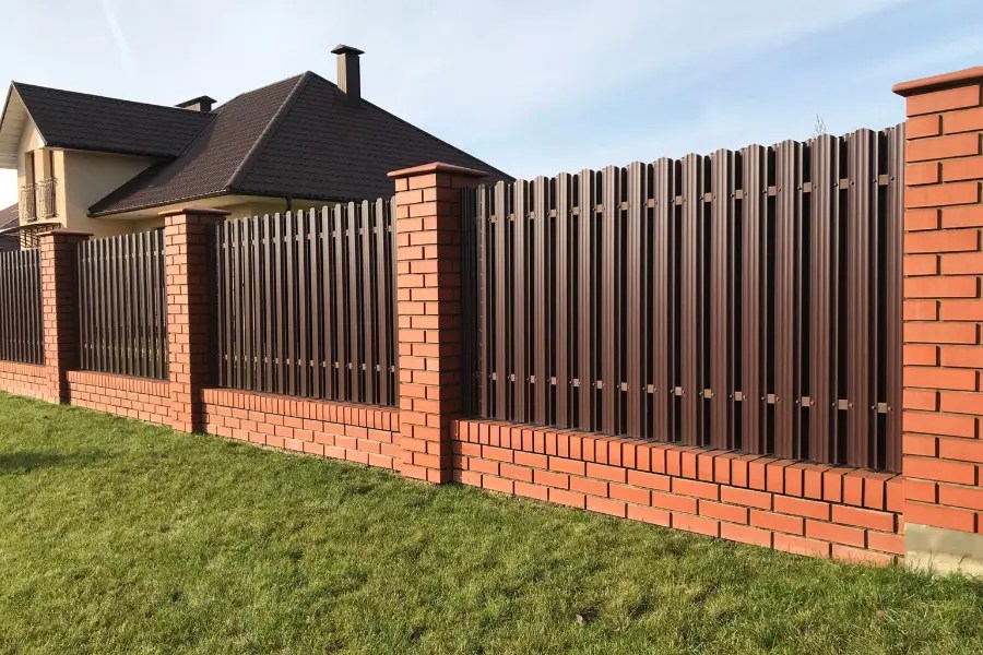 Fencing and fence replacement